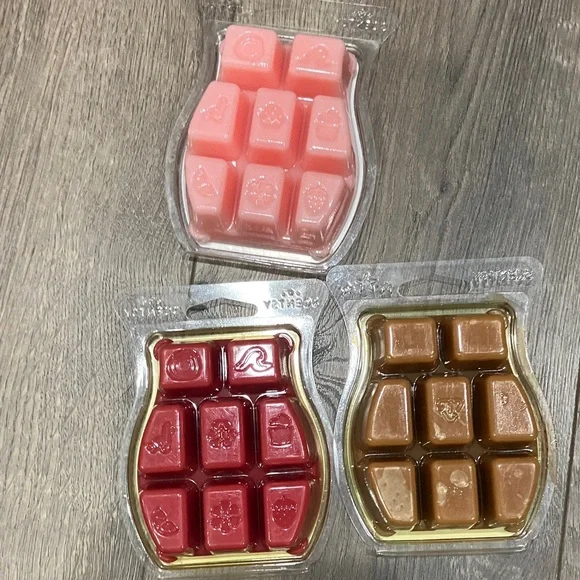 Bundle of 19 Scentsy Wax Melt Bars, Unopened - Picture 11 of 11